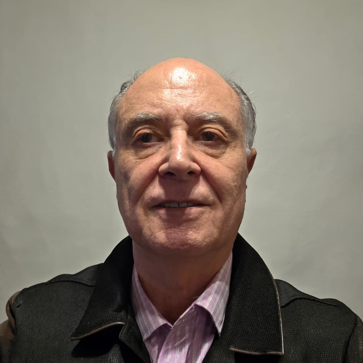 Foto del Dr. Raúl Mariani, especialista en Ginecología del Centro Médico Integral Tancacha.