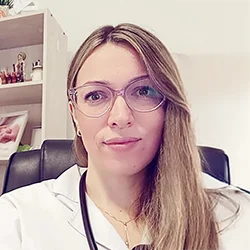 Dra. Marilina Pagliano, especialista en Clínica Médica, Geriatría, Gerontología y Diabetología en el Centro Médico Integral Tancacha